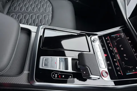 22 of 62 for Audi RS Q8 SUV 600 PS tiptronic