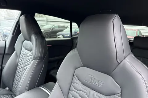 23 of 62 for Audi RS Q8 SUV 600 PS tiptronic