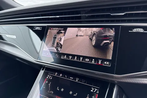 31 of 62 for Audi RS Q8 SUV 600 PS tiptronic