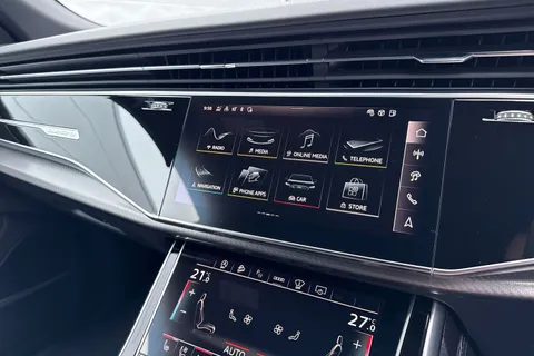 34 of 62 for Audi RS Q8 SUV 600 PS tiptronic