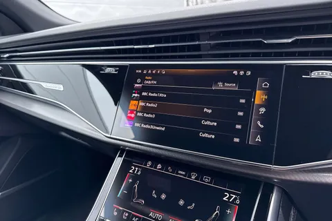 35 of 62 for Audi RS Q8 SUV 600 PS tiptronic