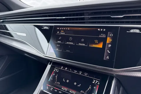 36 of 62 for Audi RS Q8 SUV 600 PS tiptronic