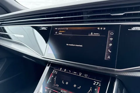 37 of 62 for Audi RS Q8 SUV 600 PS tiptronic