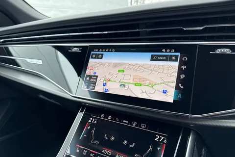 40 of 62 for Audi RS Q8 SUV 600 PS tiptronic