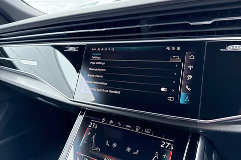 41 of 62 for Audi RS Q8 SUV 600 PS tiptronic