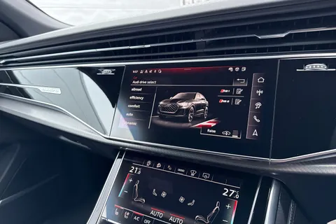 44 of 62 for Audi RS Q8 SUV 600 PS tiptronic