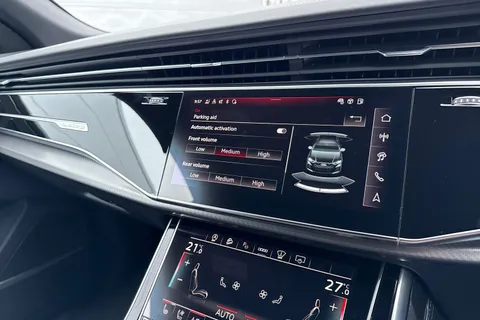 47 of 62 for Audi RS Q8 SUV 600 PS tiptronic