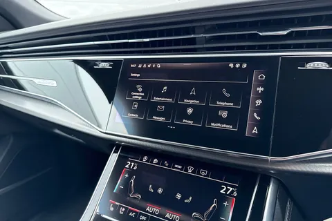 52 of 62 for Audi RS Q8 SUV 600 PS tiptronic