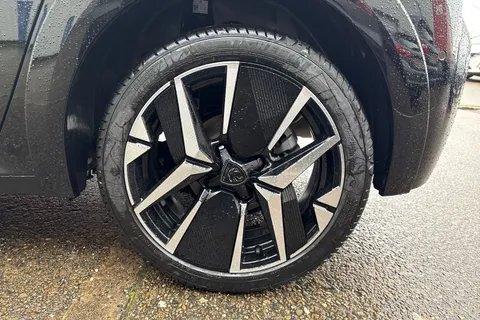 DC75OBE PEUGEOT 208 1.2 HYBRID GT Premium e-DSC6 Euro 6 (s/s) 5dr Thumbnail #12