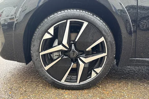 DC75OBE PEUGEOT 208 1.2 HYBRID GT Premium e-DSC6 Euro 6 (s/s) 5dr Thumbnail #13