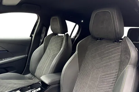 DC75OBE PEUGEOT 208 1.2 HYBRID GT Premium e-DSC6 Euro 6 (s/s) 5dr Thumbnail #16