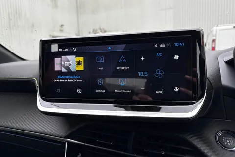 DC75OBE PEUGEOT 208 1.2 HYBRID GT Premium e-DSC6 Euro 6 (s/s) 5dr Thumbnail #17