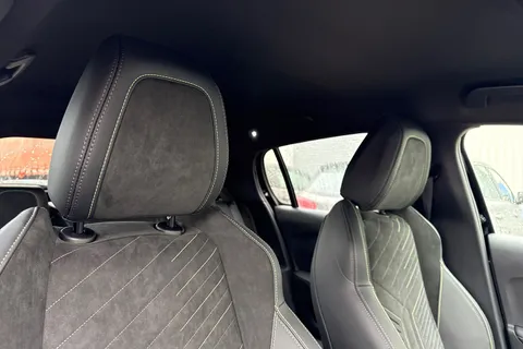 DC75OBE PEUGEOT 208 1.2 HYBRID GT Premium e-DSC6 Euro 6 (s/s) 5dr Thumbnail #24