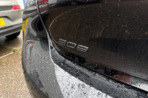 DC75OBE PEUGEOT 208 1.2 HYBRID GT Premium e-DSC6 Euro 6 (s/s) 5dr Thumbnail #32