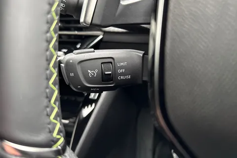 DC75OBE PEUGEOT 208 1.2 HYBRID GT Premium e-DSC6 Euro 6 (s/s) 5dr Thumbnail #42