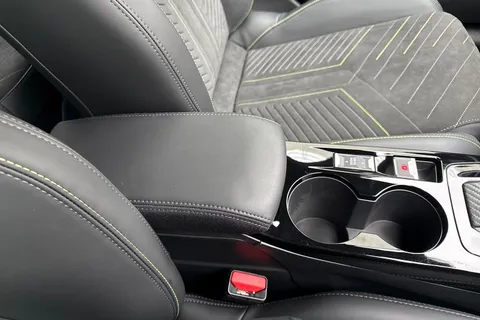 DC75OBE PEUGEOT 208 1.2 HYBRID GT Premium e-DSC6 Euro 6 (s/s) 5dr Thumbnail #60