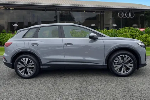  Audi Q4 e-tron 45 Sport Auto 5dr 82kWh Thumbnail #3