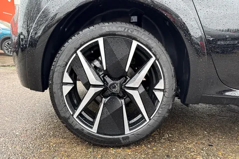 DG75FAM PEUGEOT 208 1.2 HYBRID GT Premium e-DSC6 Euro 6 (s/s) 5dr Thumbnail #11