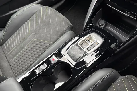 DG75FAM PEUGEOT 208 1.2 HYBRID GT Premium e-DSC6 Euro 6 (s/s) 5dr Thumbnail #23