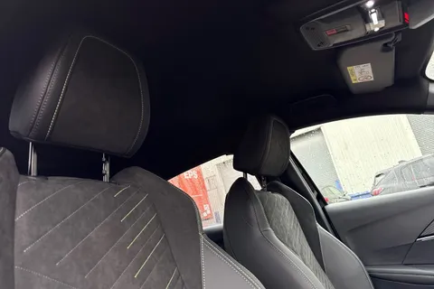 DG75FAM PEUGEOT 208 1.2 HYBRID GT Premium e-DSC6 Euro 6 (s/s) 5dr Thumbnail #24