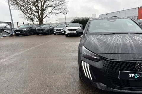 DG75FAM PEUGEOT 208 1.2 HYBRID GT Premium e-DSC6 Euro 6 (s/s) 5dr Thumbnail #25