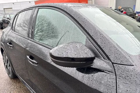 DG75FAM PEUGEOT 208 1.2 HYBRID GT Premium e-DSC6 Euro 6 (s/s) 5dr Thumbnail #28