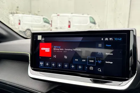 DG75FAM PEUGEOT 208 1.2 HYBRID GT Premium e-DSC6 Euro 6 (s/s) 5dr Thumbnail #45