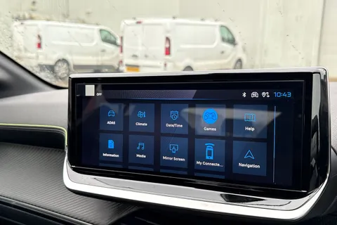 DG75FAM PEUGEOT 208 1.2 HYBRID GT Premium e-DSC6 Euro 6 (s/s) 5dr Thumbnail #49