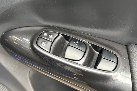 MM16GJU Nissan Juke 1.6 Tekna XTRON Euro 6 5dr Thumbnail #34