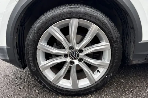 11 of 54 for Volkswagen T-Roc 1.5 TSI EVO SEL DSG Euro 6 (s/s) 5dr