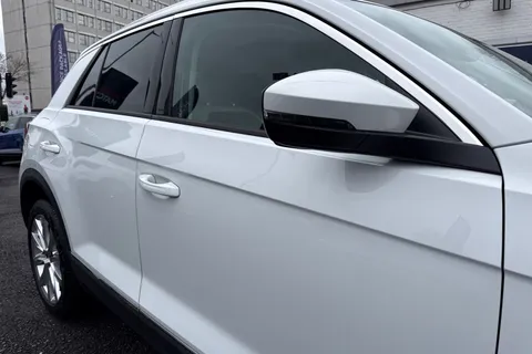 29 of 54 for Volkswagen T-Roc 1.5 TSI EVO SEL DSG Euro 6 (s/s) 5dr