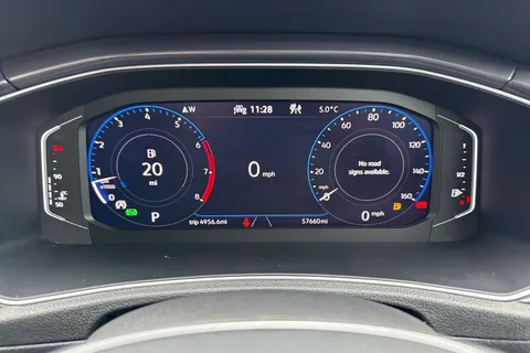 46 of 54 for Volkswagen T-Roc 1.5 TSI EVO SEL DSG Euro 6 (s/s) 5dr