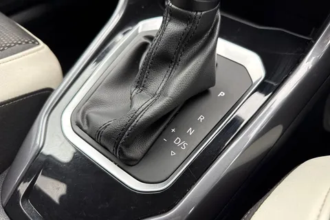 47 of 54 for Volkswagen T-Roc 1.5 TSI EVO SEL DSG Euro 6 (s/s) 5dr