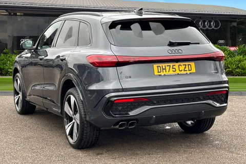 DH75CZD Audi Q5 SUV Edition 1 TDI quattro 204 PS S tronic Thumbnail #3