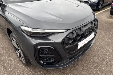 DH75CZD Audi Q5 SUV Edition 1 TDI quattro 204 PS S tronic Thumbnail #9