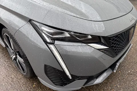 8 of 66 for PEUGEOT 308 1.2 HYBRID GT e-DSC6 Euro 6 (s/s) 5dr