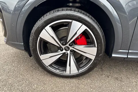 DH75CZD Audi Q5 SUV Edition 1 TDI quattro 204 PS S tronic Thumbnail #12