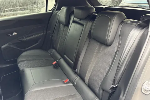 18 of 66 for PEUGEOT 308 1.2 HYBRID GT e-DSC6 Euro 6 (s/s) 5dr