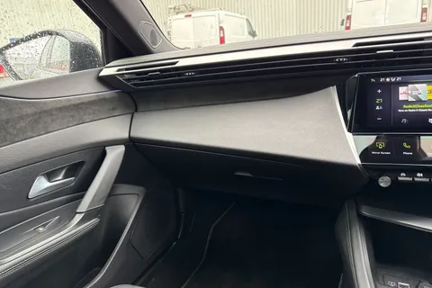 19 of 66 for PEUGEOT 308 1.2 HYBRID GT e-DSC6 Euro 6 (s/s) 5dr