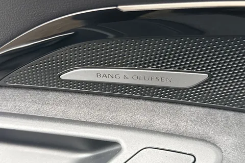 DH75CZD Audi Q5 SUV Edition 1 TDI quattro 204 PS S tronic Thumbnail #25