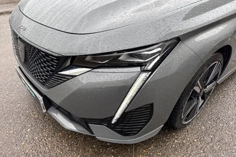 25 of 66 for PEUGEOT 308 1.2 HYBRID GT e-DSC6 Euro 6 (s/s) 5dr