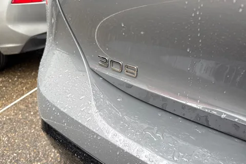 32 of 66 for PEUGEOT 308 1.2 HYBRID GT e-DSC6 Euro 6 (s/s) 5dr