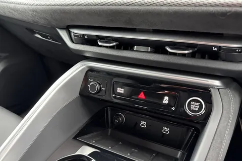 DH75CZD Audi Q5 SUV Edition 1 TDI quattro 204 PS S tronic Thumbnail #52