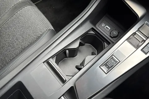 57 of 66 for PEUGEOT 308 1.2 HYBRID GT e-DSC6 Euro 6 (s/s) 5dr