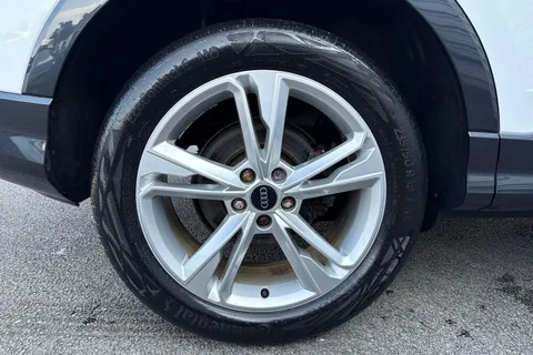 YC22HTZ Audi Q3 35 TFSI S Line 5dr S Tronic Thumbnail #16