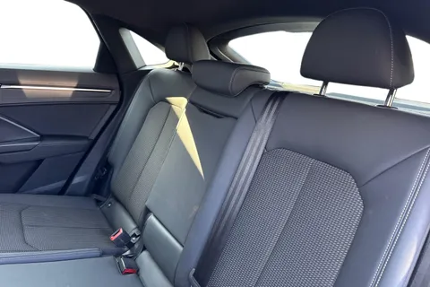 YC22HTZ Audi Q3 35 TFSI S Line 5dr S Tronic Thumbnail #19