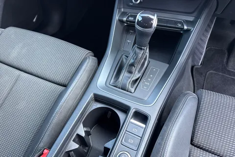 YC22HTZ Audi Q3 35 TFSI S Line 5dr S Tronic Thumbnail #23