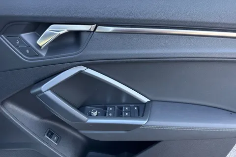 YC22HTZ Audi Q3 35 TFSI S Line 5dr S Tronic Thumbnail #24