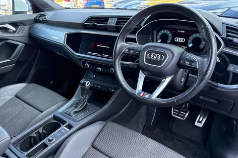 YC22HTZ Audi Q3 35 TFSI S Line 5dr S Tronic Thumbnail #28