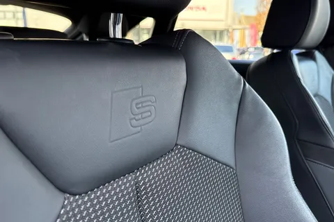 YC22HTZ Audi Q3 35 TFSI S Line 5dr S Tronic Thumbnail #30